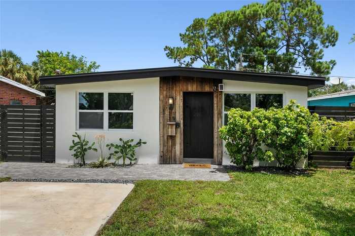 photo 1: 3135 6TH AVENUE S, SAINT PETERSBURG FL 33712