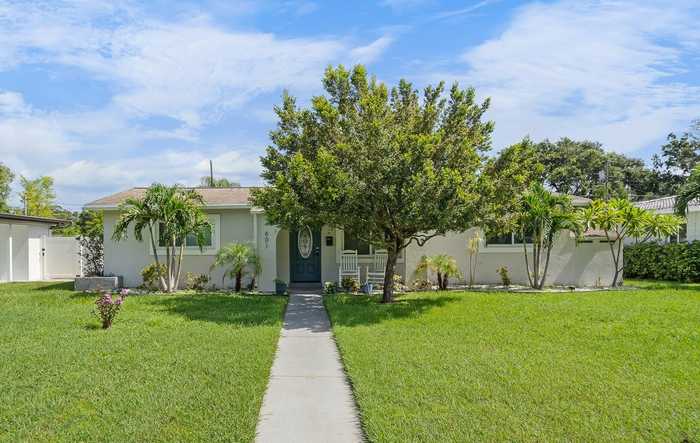 photo 1: 601 42ND AVENUE NE, SAINT PETERSBURG FL 33703