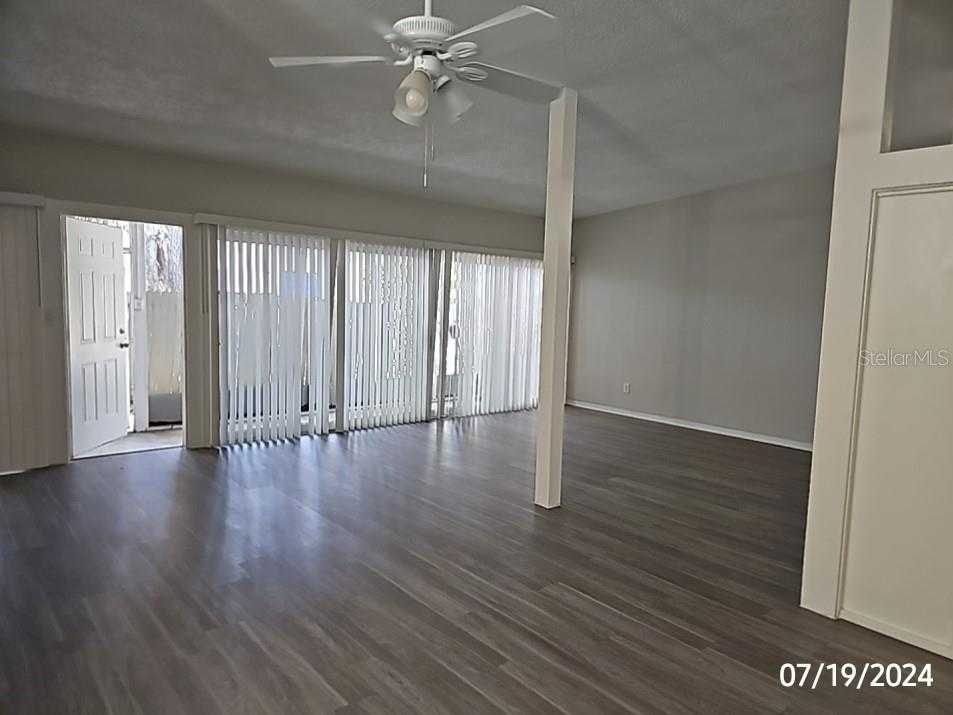 photo 3: 535 MONTEREY BOULEVARD NE, SAINT PETERSBURG FL 33704