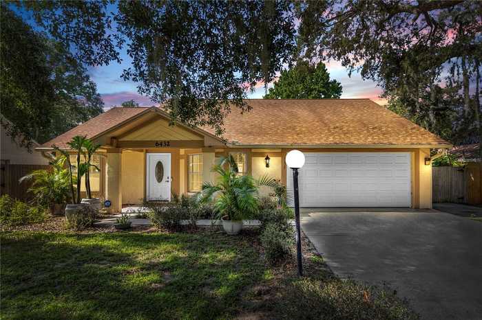 photo 1: 6432 LAKE HORSESHOE DRIVE, ORLANDO FL 32818