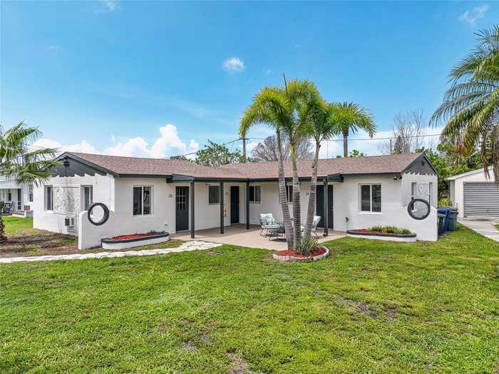 photo 1: 24 LYNN WAY, MADEIRA BEACH FL 33708