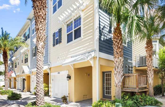 photo 2: 3201 NAUTICAL PLACE S, SAINT PETERSBURG FL 33712