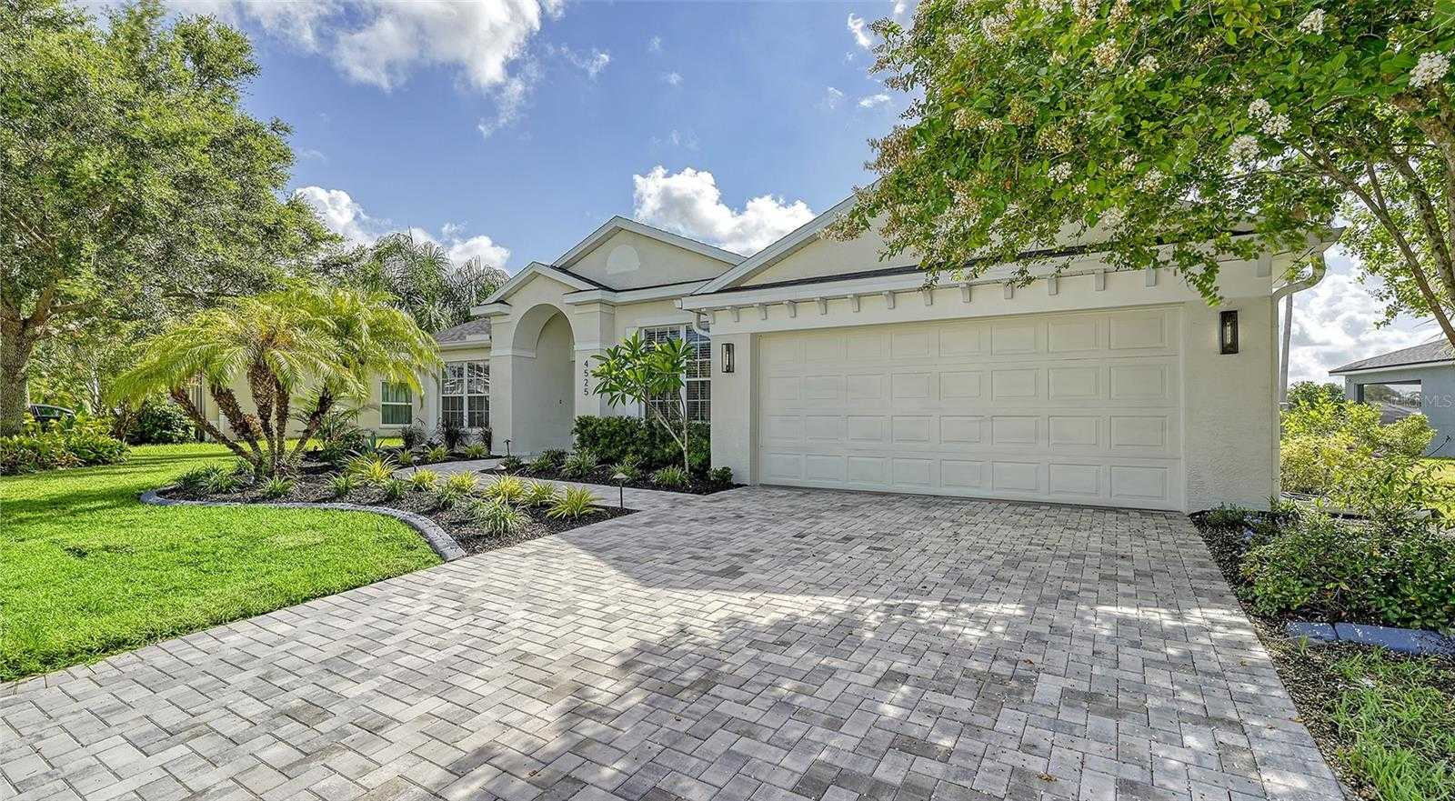 photo 3: 4525 USEPPA DRIVE, BRADENTON FL 34203