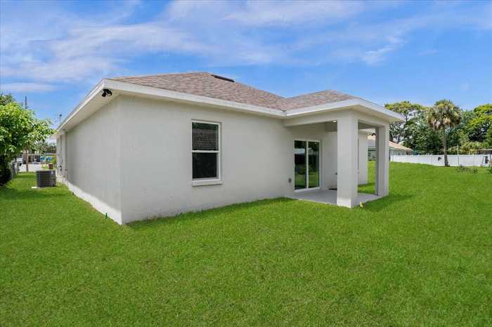 photo 2: 1408 E LOWRY AVENUE, HAINES CITY FL 33844