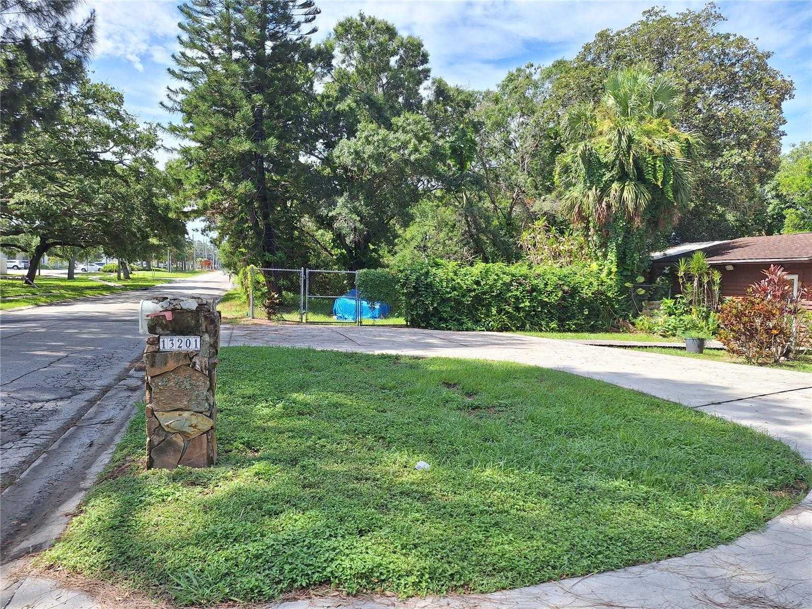 photo 3: 13201 VONN ROAD, LARGO FL 33774