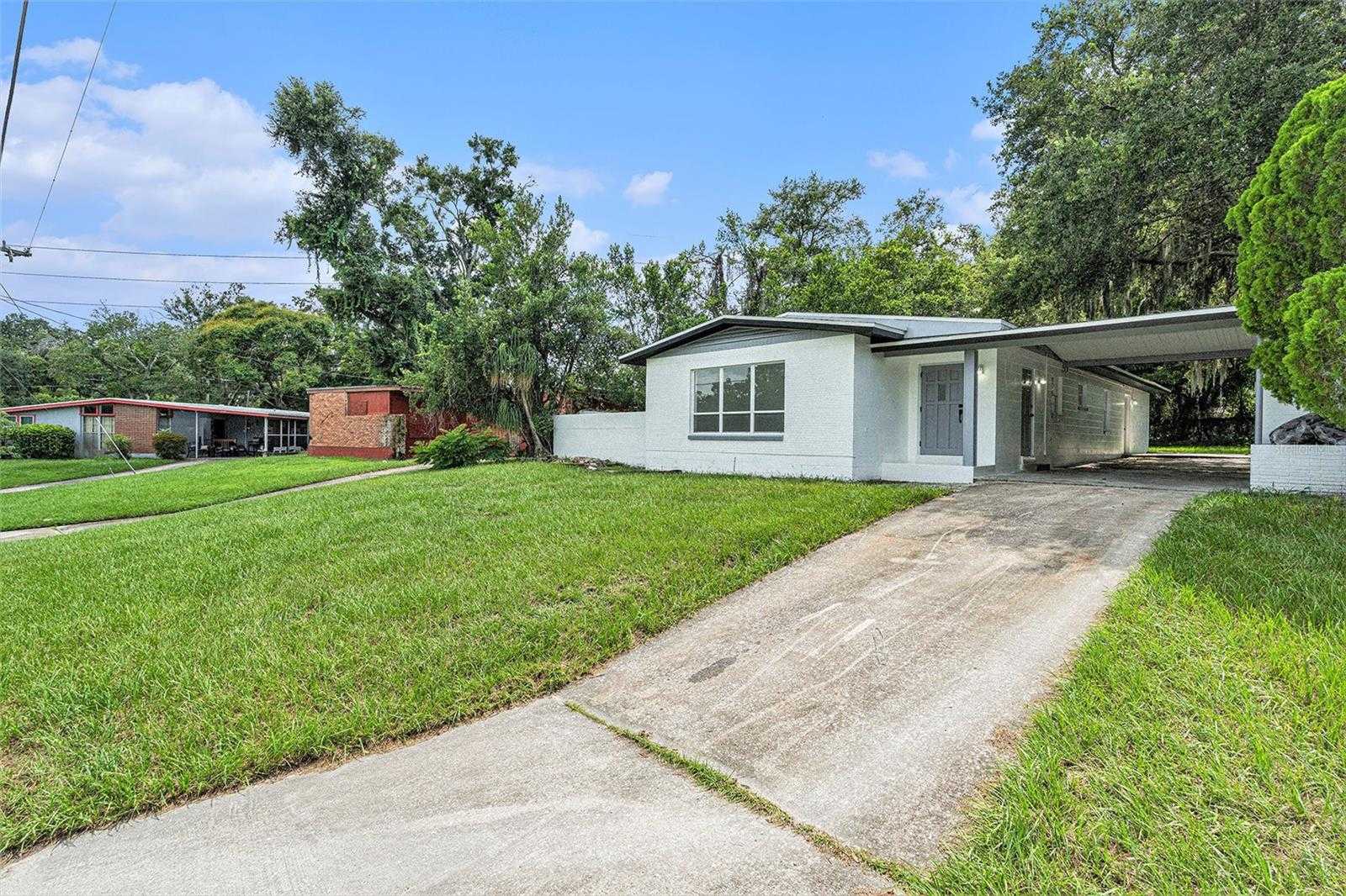 photo 3: 3405 E KNOLLWOOD STREET, TAMPA FL 33610