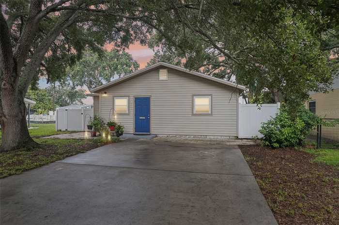 photo 2: 518 GLENOAK STREET N, SAINT PETERSBURG FL 33703