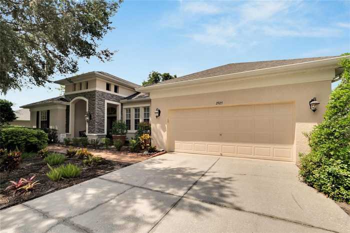 photo 2: 2925 FOREST HAMMOCK DRIVE, PLANT CITY FL 33566