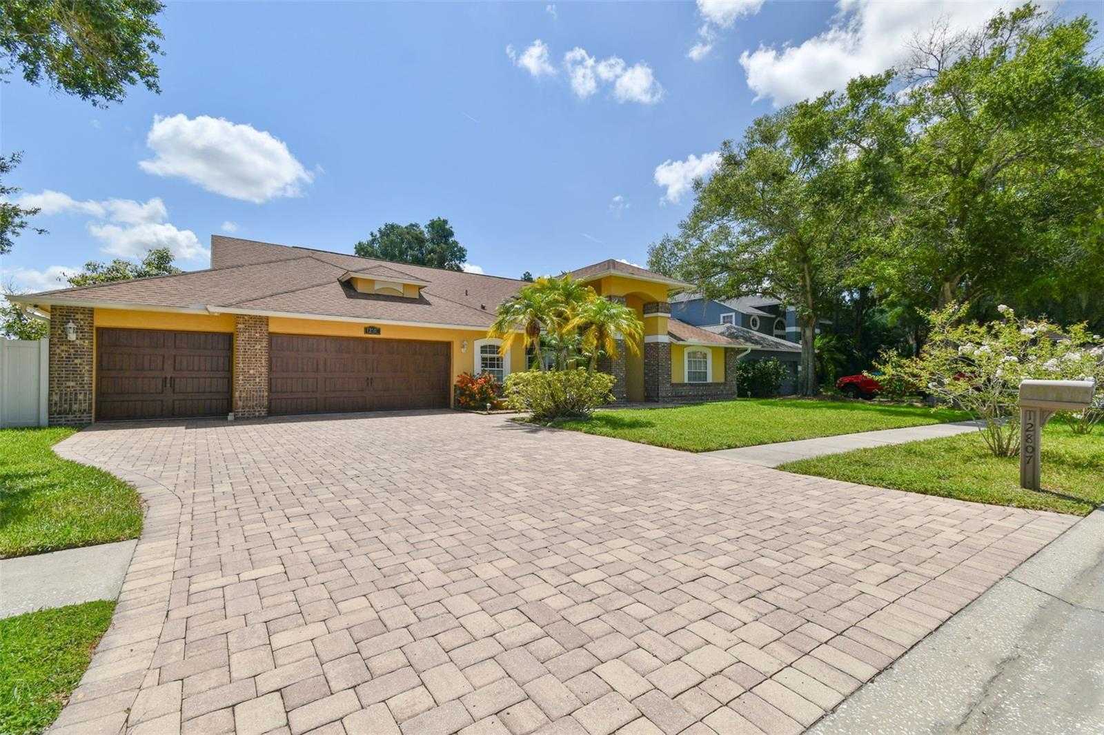 photo 3: 12807 WALLINGFORD DRIVE, TAMPA FL 33624