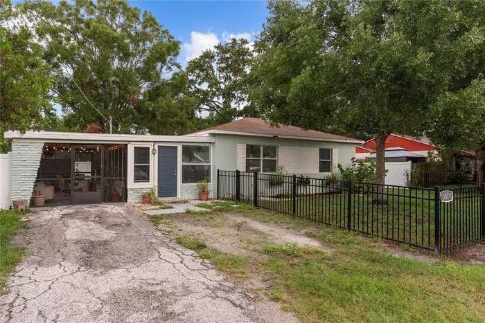 photo 2: 3011 W VAN BUREN DRIVE, TAMPA FL 33611