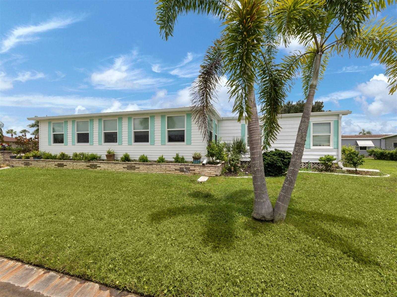 photo 3: 281 HARBOR ISLES DRIVE, NORTH PORT FL 34287