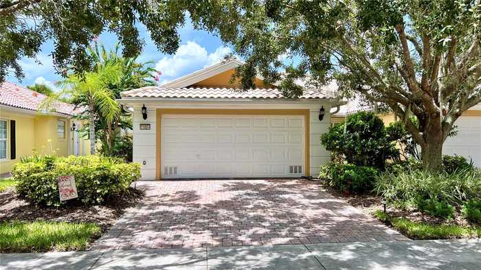 photo 1: 11884 DELFINA LANE, ORLANDO FL 32827