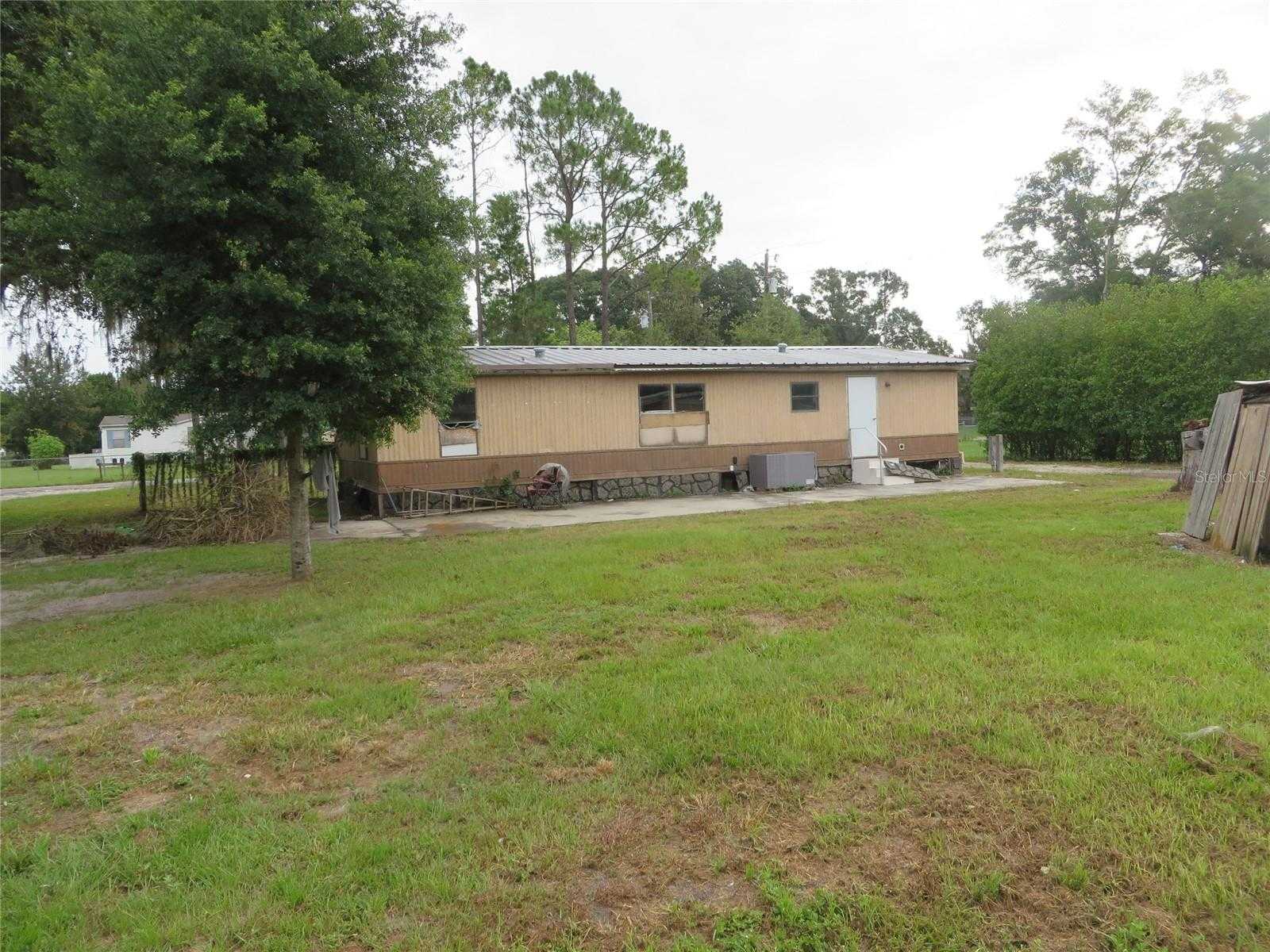 photo 3: 33306 ARTHUR DRIVE, WESLEY CHAPEL FL 33543