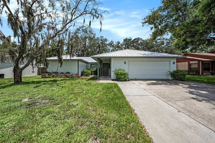 photo 2: 2336 WINDSOR OAKS AVENUE, LUTZ FL 33549