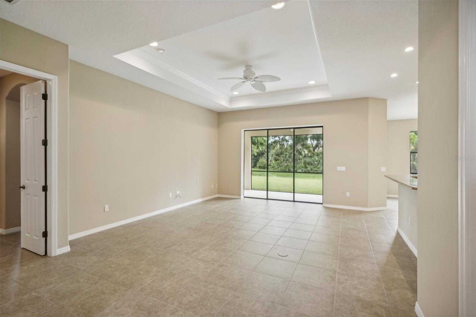 photo 3: 7703 RIO BELLA PLACE, UNIVERSITY PARK FL 34201