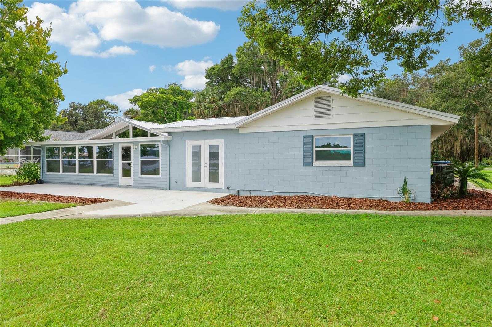 photo 3: 1553 LAKESIDE DRIVE, DELAND FL 32720