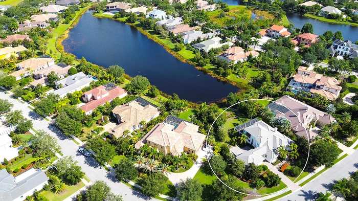 photo 2: 8375 CATAMARAN CIRCLE, LAKEWOOD RANCH FL 34202