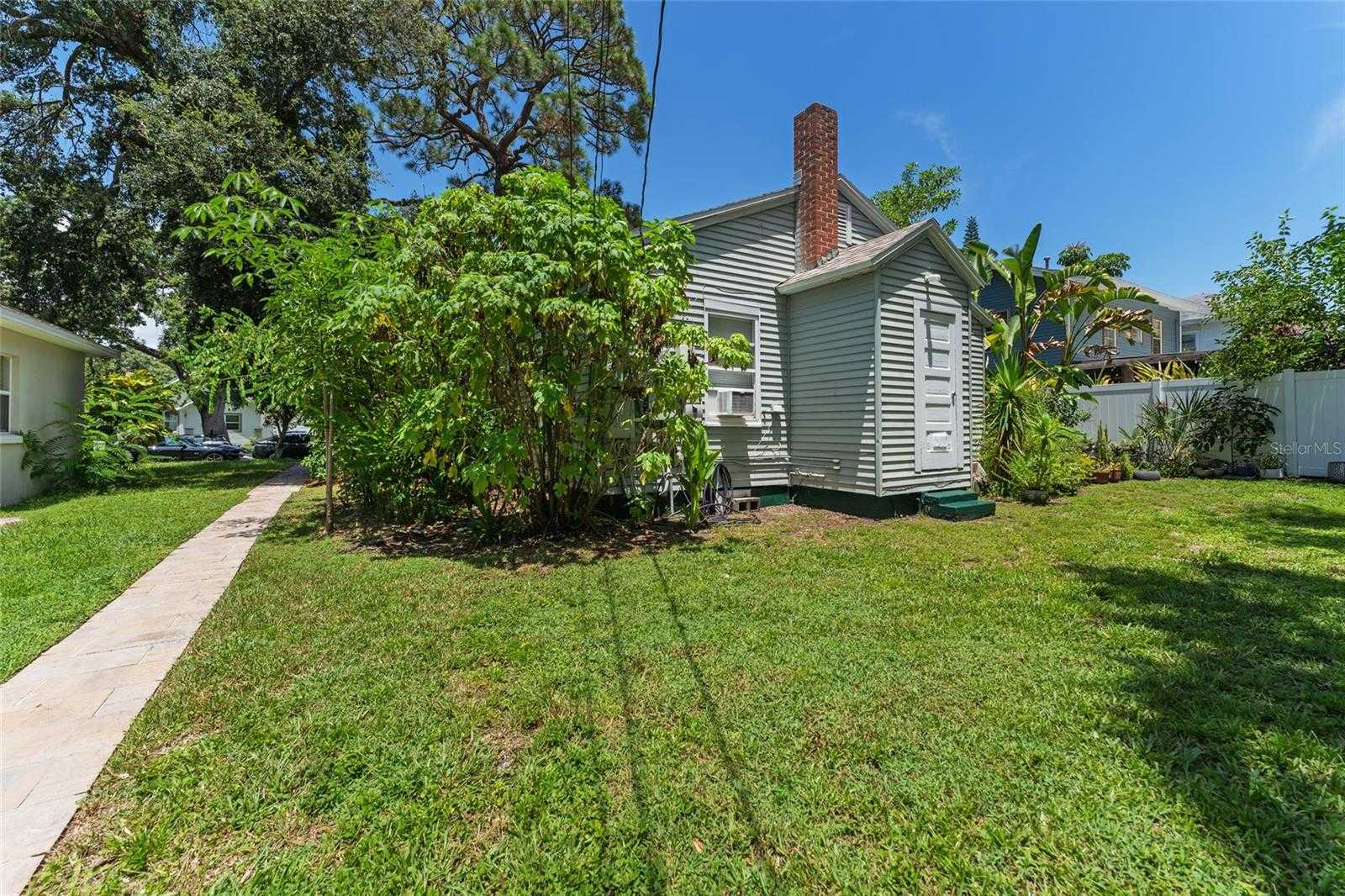 photo 2: 240 20TH AVENUE S, SAINT PETERSBURG FL 33705