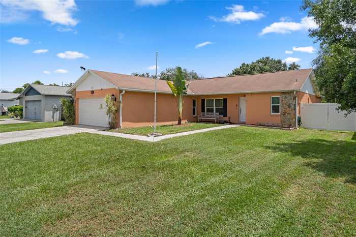 photo 2: 5023 OAKSHIRE DRIVE, TAMPA FL 33625