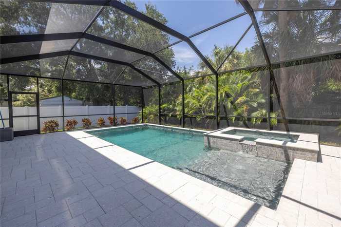 photo 2: 3515 W PAXTON AVENUE, TAMPA FL 33611