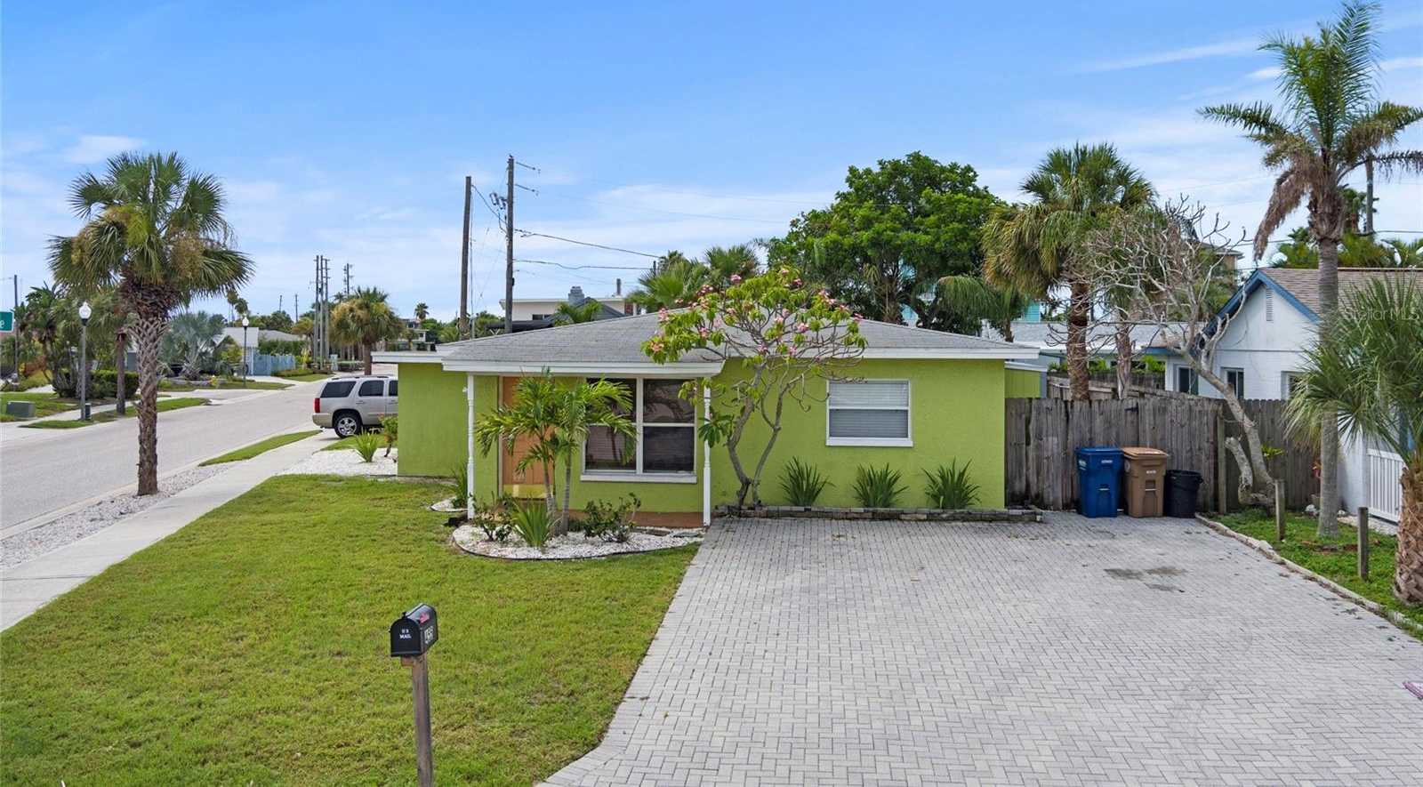 photo 1: 455 VIRGINIA AVENUE, MADEIRA BEACH FL 33708