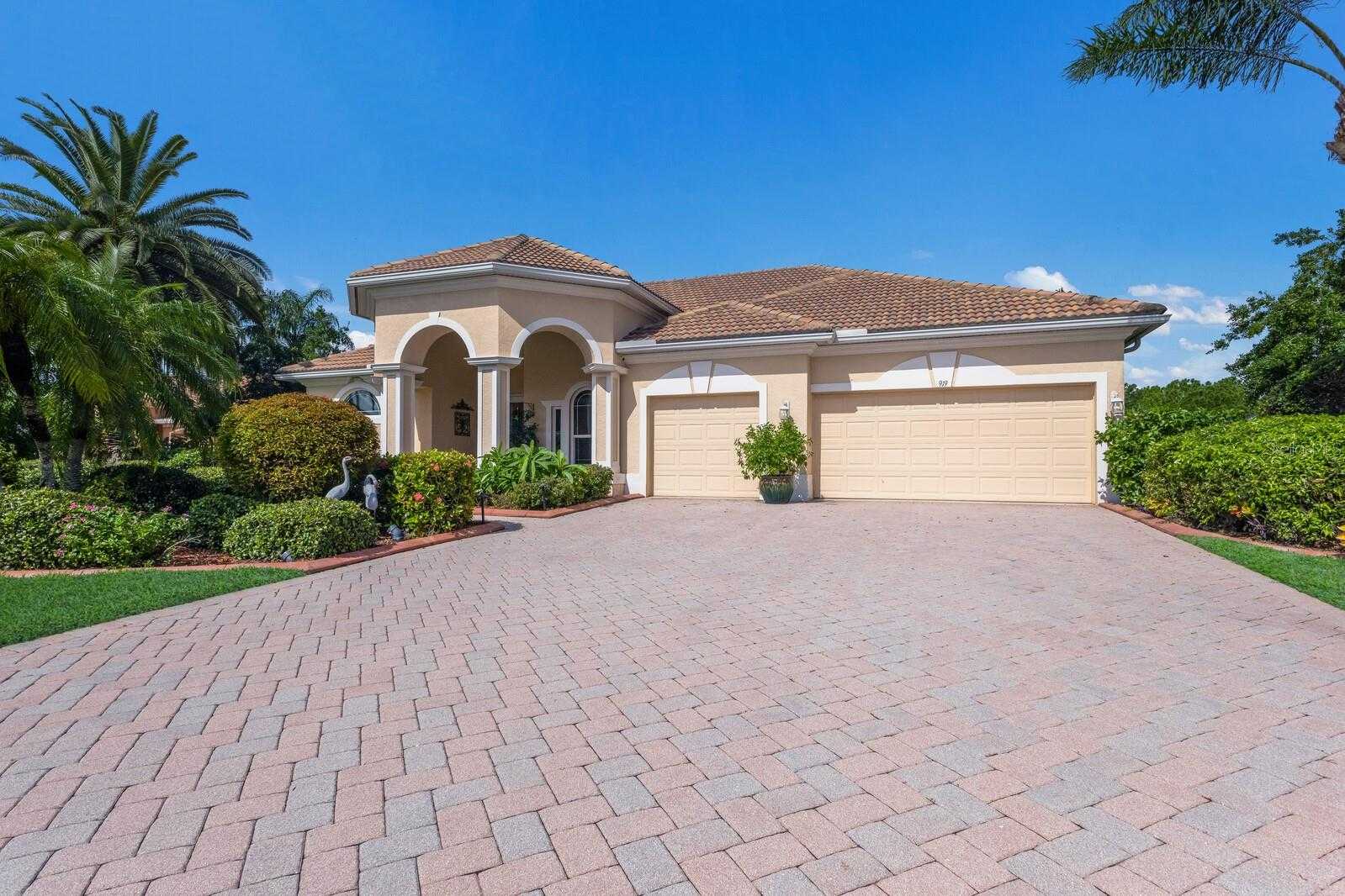 photo 2: 919 EAGLE ISLE CT, OSPREY FL 34229