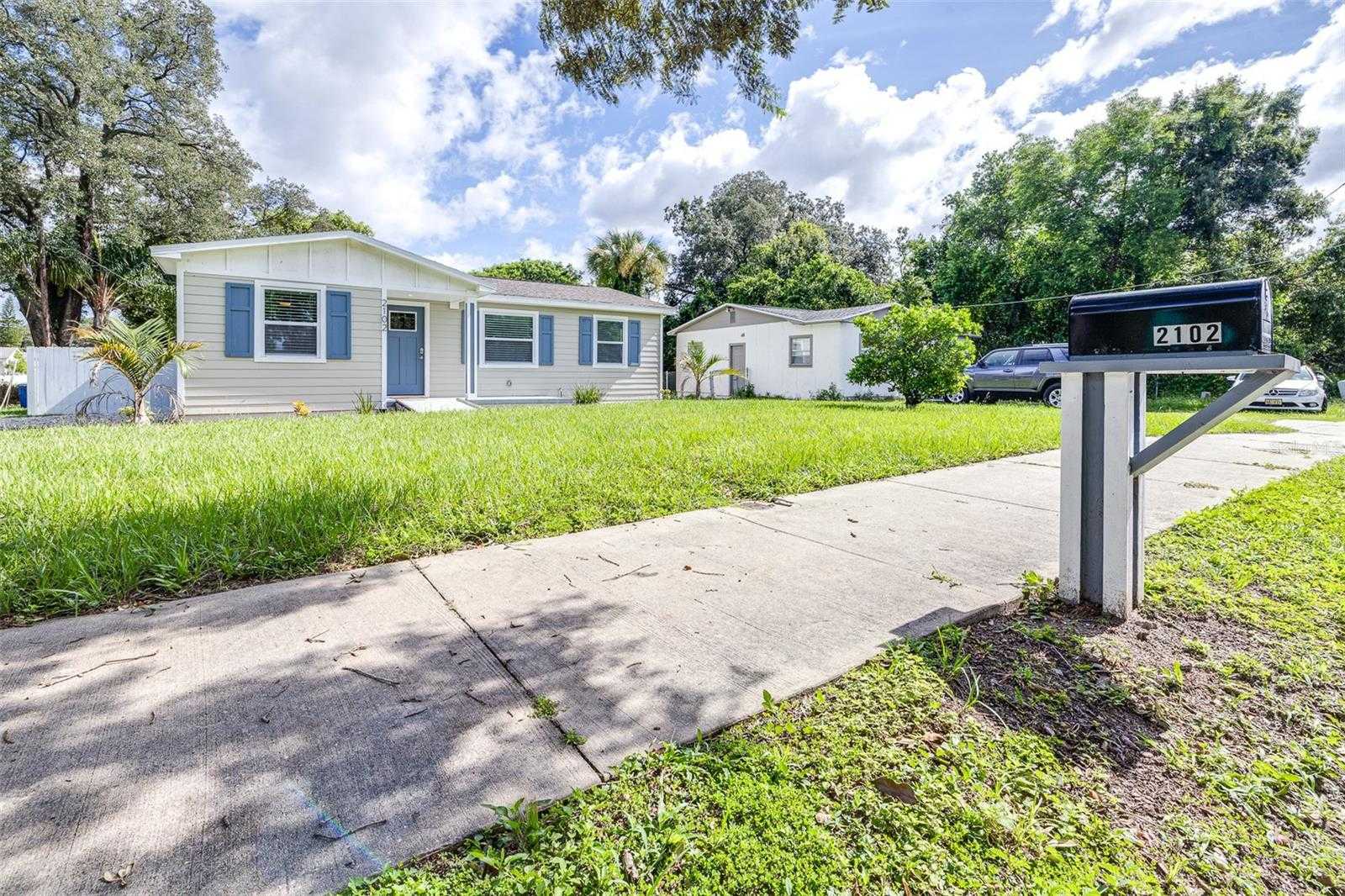 photo 3: 2102 E ANNIE STREET, TAMPA FL 33612