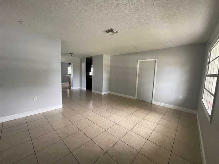 photo 2: 4518 EDEN ROCK ROAD, TAMPA FL 33634