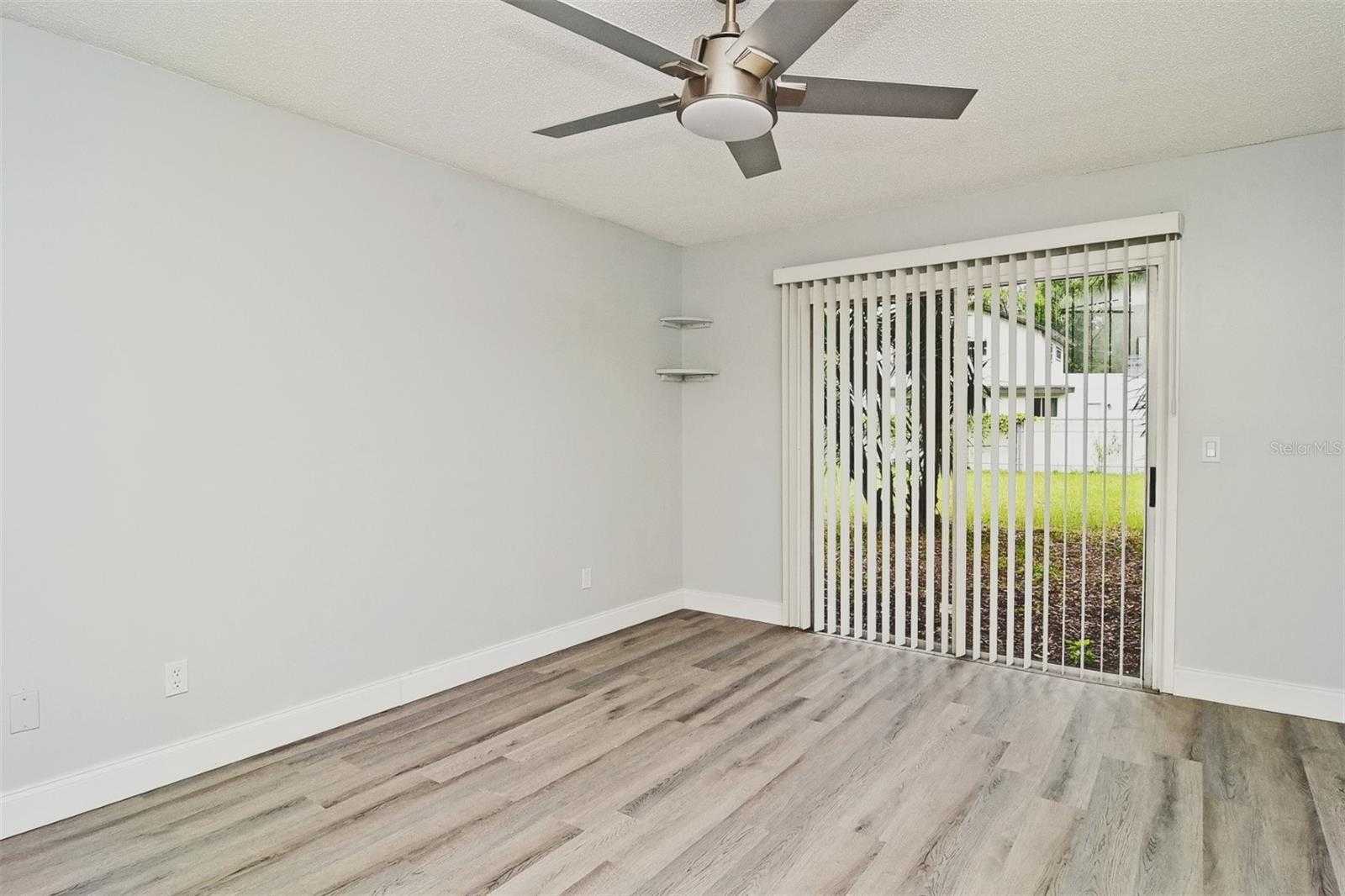 photo 3: 213 E HILLCREST STREET, ALTAMONTE SPRINGS FL 32701