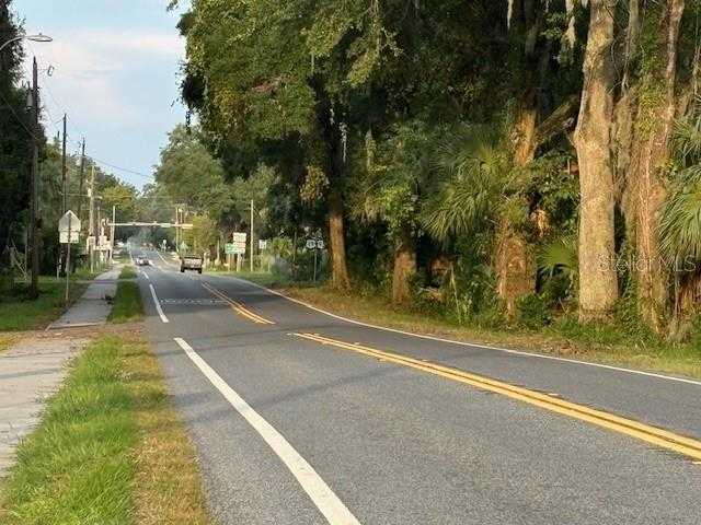 photo 2: SW 4TH AVE., CHIEFLAND FL 32626