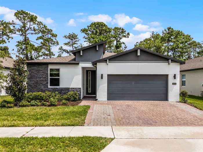 photo 2: 2070 LAURELWOOD WAY, WINTER PARK FL 32792