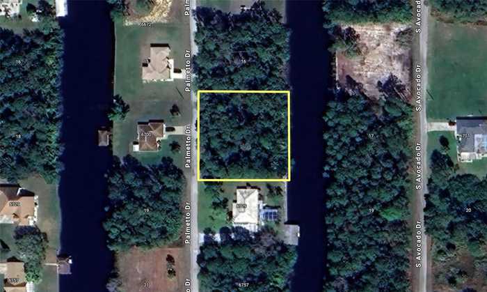 photo 1: 18 PALMETTO DRIVE, INDIAN LAKE ESTATES FL 33855