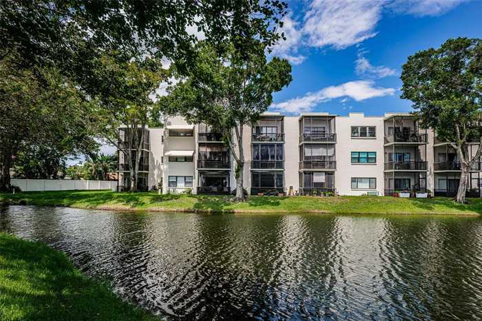 photo 1: 5980 TERRACE PARK DRIVE N Unit 313, SAINT PETERSBURG FL 33709