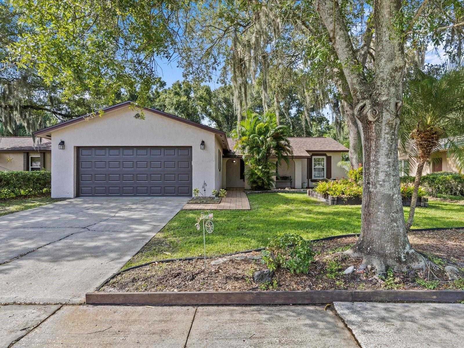 photo 3: 2233 ELIZABETH DRIVE, BRANDON FL 33510