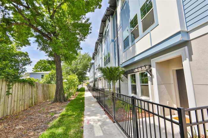 photo 1: 3120 W AZEELE STREET Unit 4, TAMPA FL 33609