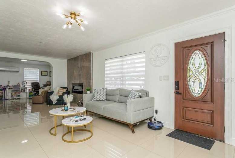 photo 3: 154 74TH AVENUE N, SAINT PETERSBURG FL 33702