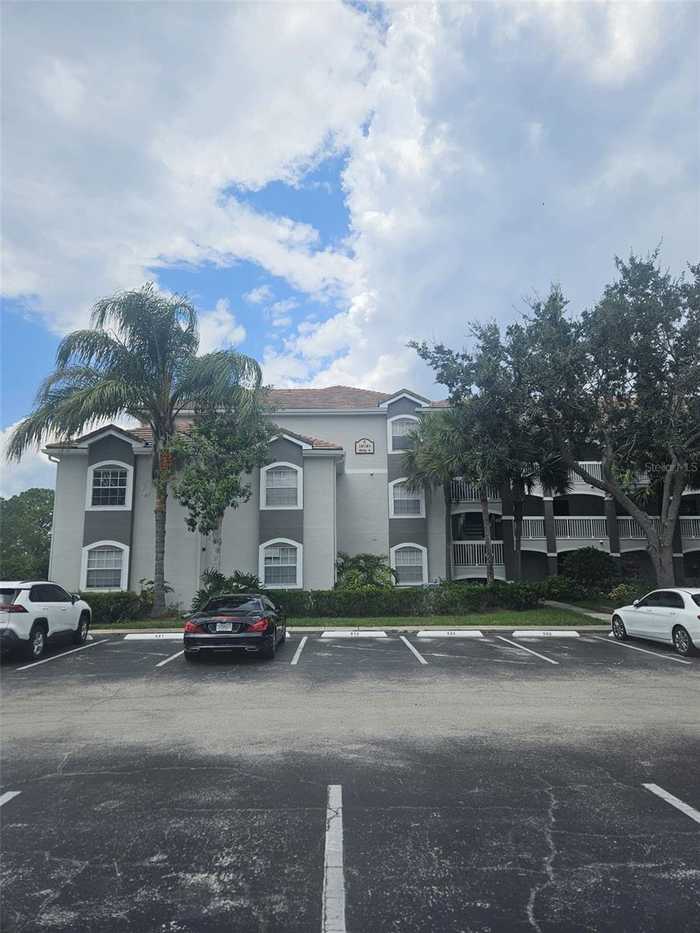 photo 1: 13929 FAIRWAY ISLAND DRIVE Unit 831, ORLANDO FL 32837