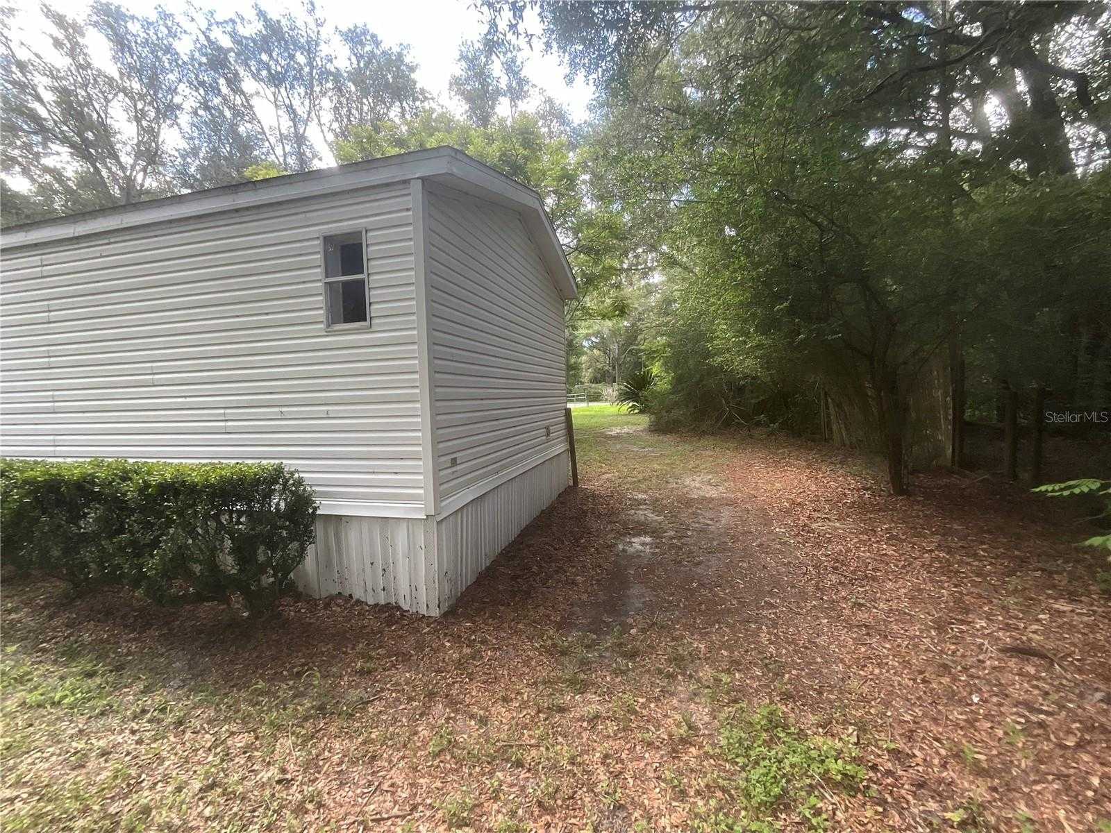 photo 3: 7591 NW 167TH PLACE, TRENTON FL 32693