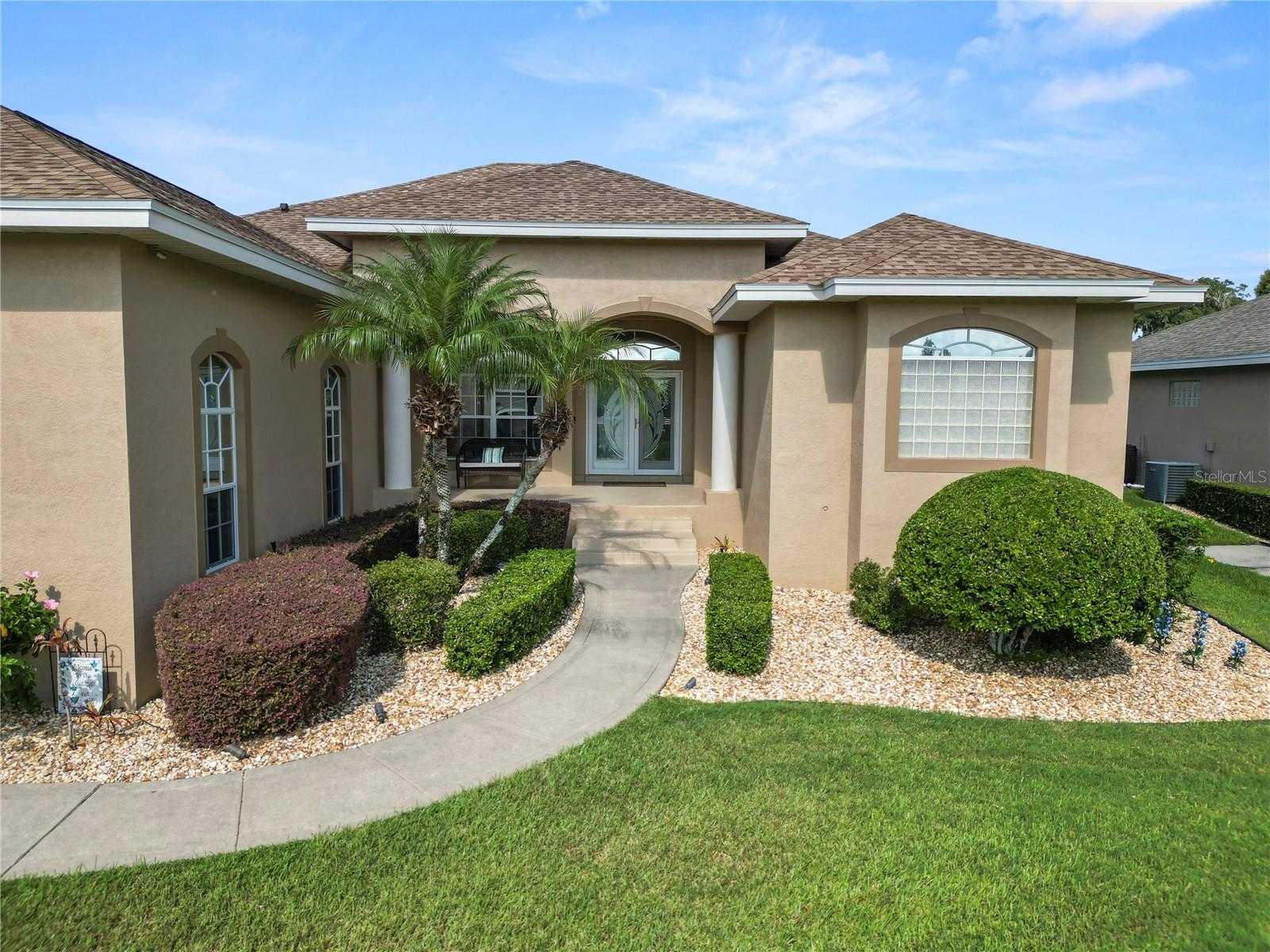 photo 3: 6814 HUNTINGTON HILLS BOULEVARD, LAKELAND FL 33810