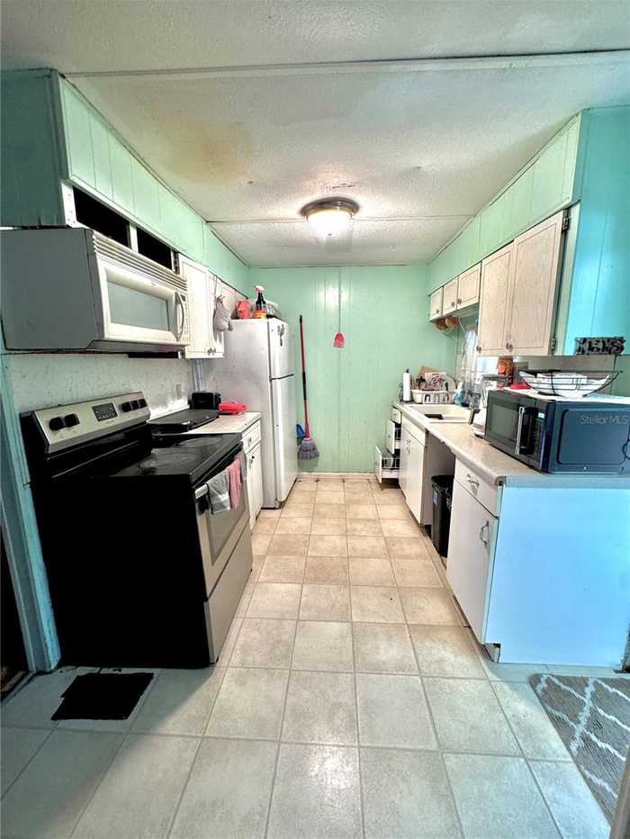 photo 2: 140 NW 135TH COURT, OCALA FL 34482