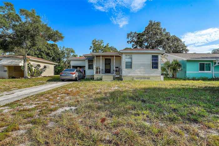 photo 2: 1466 PINE STREET, CLEARWATER FL 33756