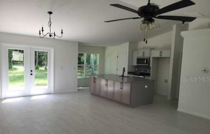 photo 2: 435 NW 4TH. STREET, WILLISTON FL 32696