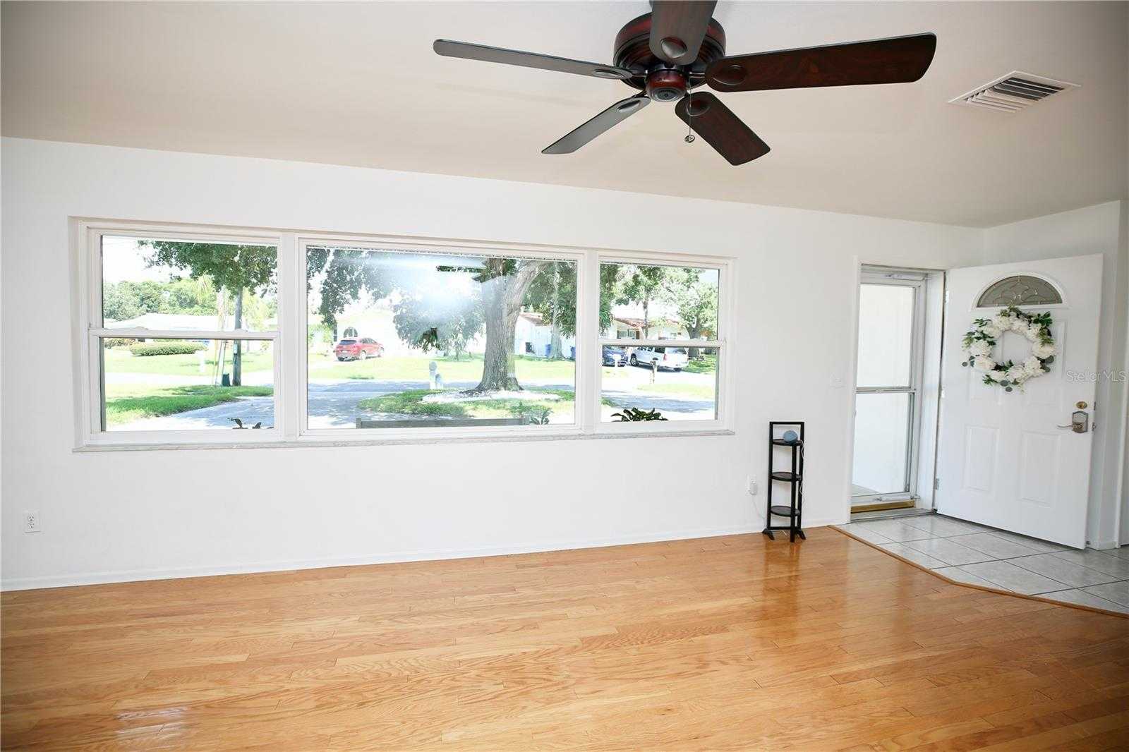 photo 3: 522 SHORE DRIVE, LARGO FL 33771