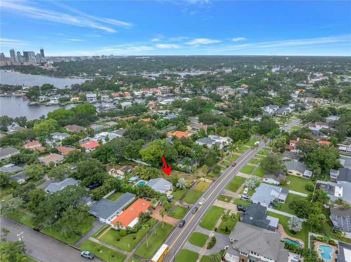 photo 1: 945 SNELL ISLE BOULEVARD NE, ST PETERSBURG FL 33704