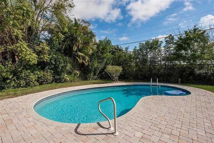 photo 2: 3181 66TH WAY N, SAINT PETERSBURG FL 33710