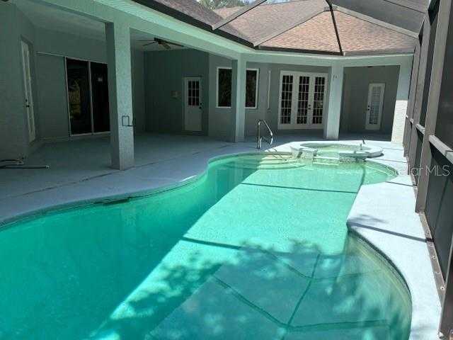 photo 3: 6302 E 113TH AVENUE, TEMPLE TERRACE FL 33617