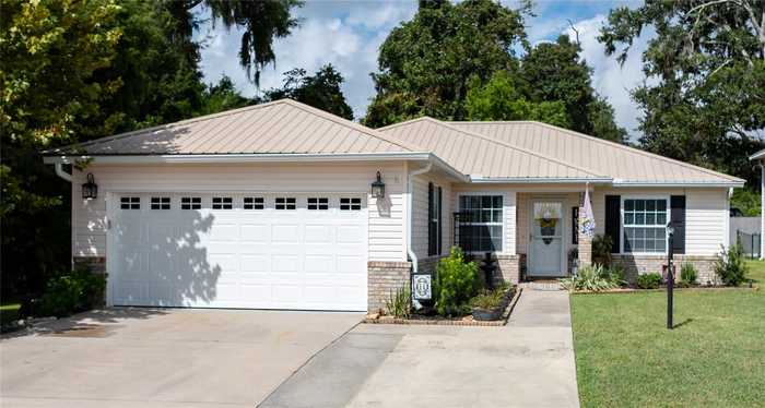 photo 1: 479 SE ROSEWOOD CIRCLE, LAKE CITY FL 32025