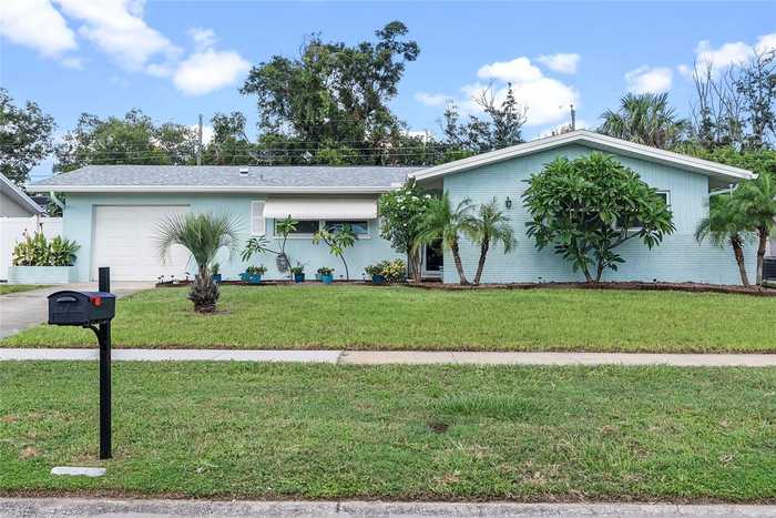 photo 1: 1612 SUFFOLK DRIVE, CLEARWATER FL 33756