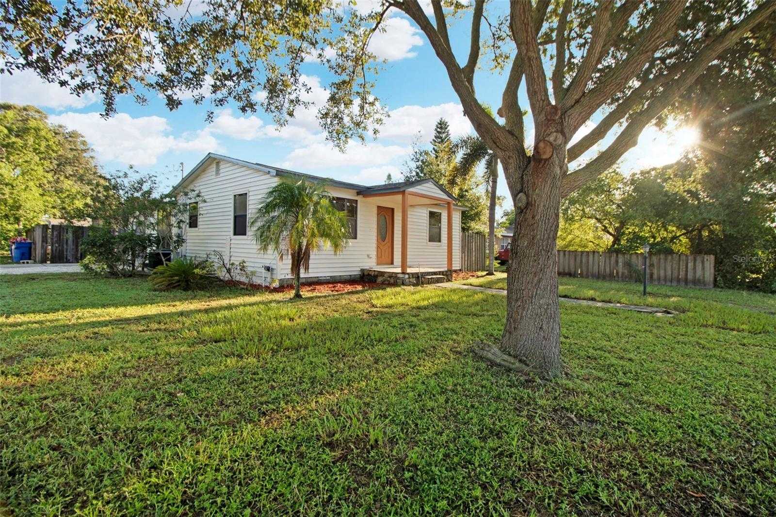 photo 1: 4649 18TH AVENUE N, SAINT PETERSBURG FL 33713