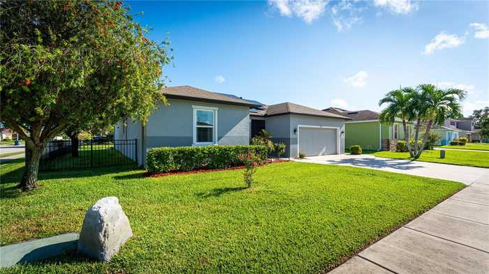 photo 2: 203 65TH AVENUE E, BRADENTON FL 34203